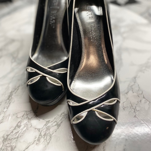 White House Black Market Brady wedges Sz 9 - Picture 4 of 4